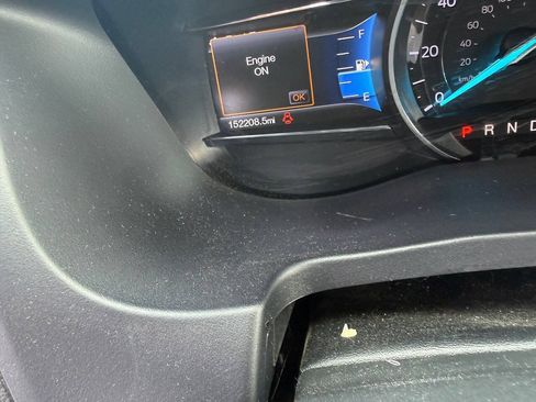 Used 2017 Ford Explorer XLT w/ Equipment Group 202A FWD image 13