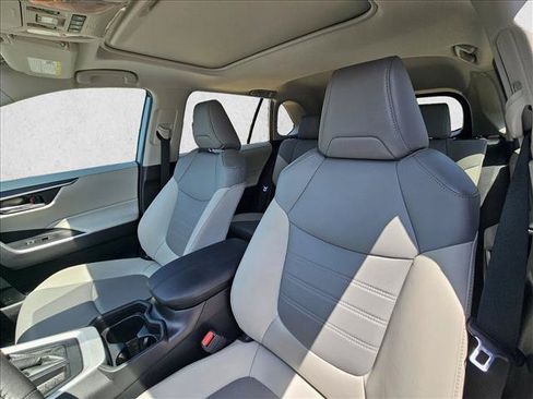 Used 2021 Toyota RAV4 XLE Premium FWD image 14