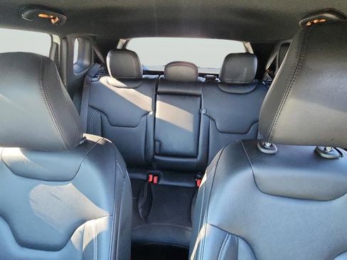 Used 2025 Jeep Compass Limited image 21