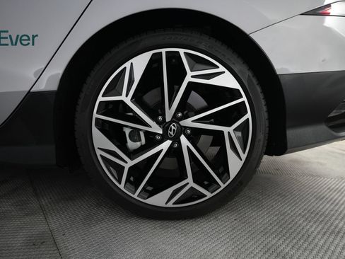 Used 2024 Hyundai Ioniq 6 Limited RWD image 9