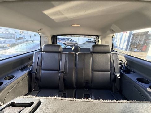 Used 2009 Chevrolet Suburban LTZ image 24