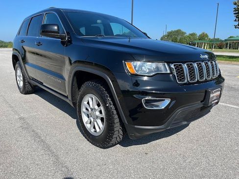 Used 2020 Jeep Grand Cherokee Laredo image 30