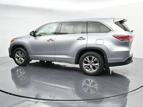 Used 2016 Toyota Highlander Plus AWD/4WD image 5
