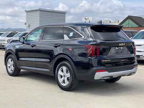 New 2026 Kia Sorento LX FWD image 5