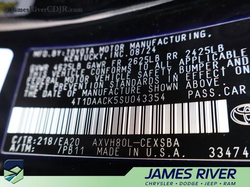 Used 2025 Toyota Camry SE image 38