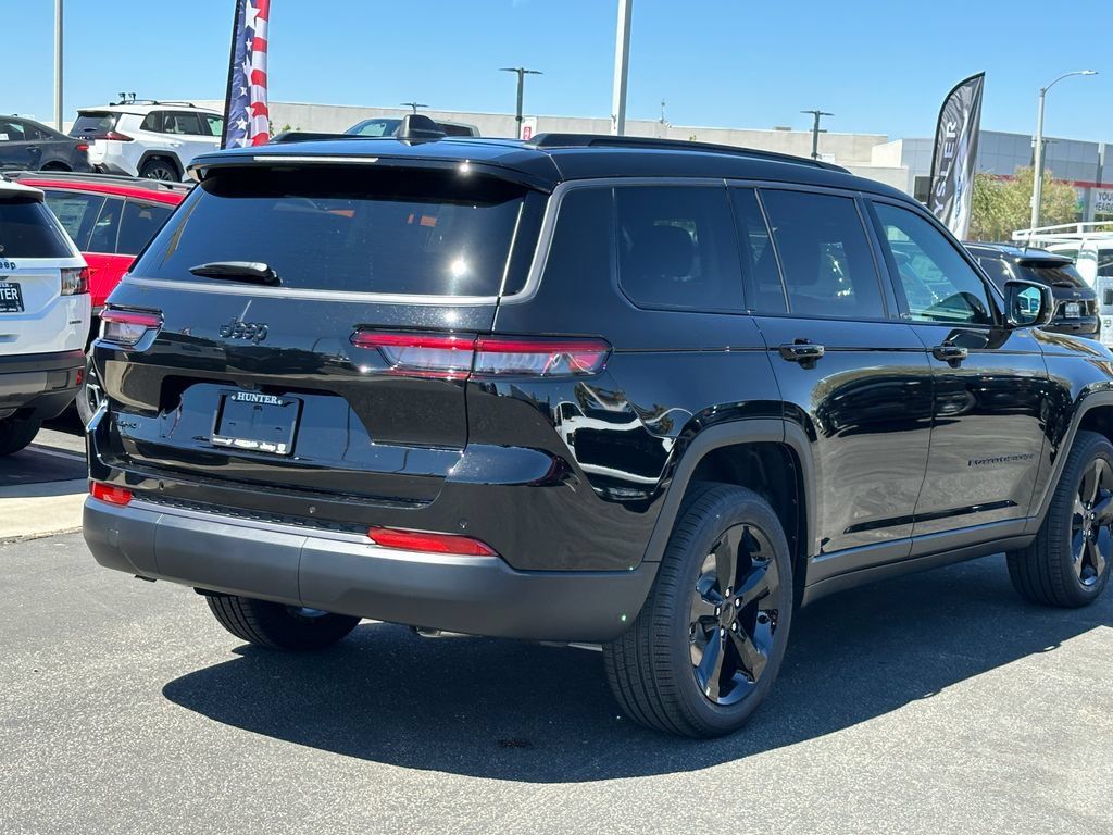 New 2026 Jeep Grand Cherokee L Limited w/ Limited Altitude Package AWD/4WD image 7