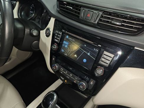 Used 2018 Nissan Rogue Sport SL w/ SL Premium Package image 19