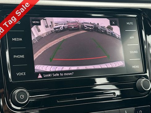 Certified 2022 Volkswagen Passat 2.0T SE image 19