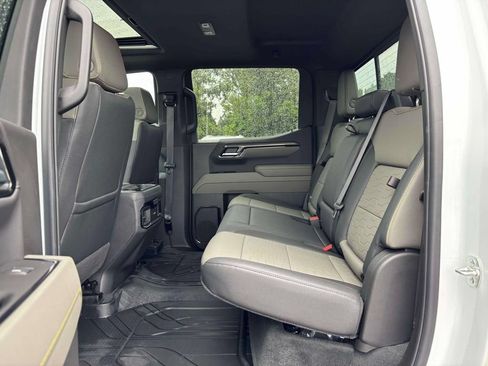 Used 2025 Chevrolet Silverado 1500 ZR2 w/ Technology Package AWD/4WD image 28