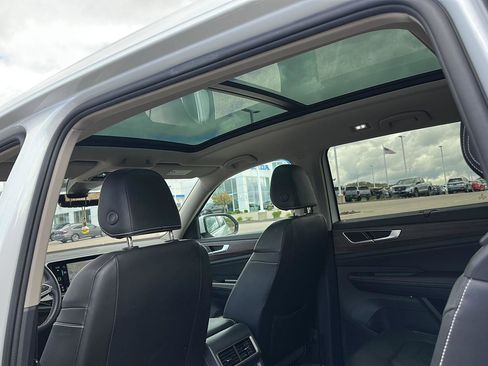 Used 2024 Volkswagen Atlas SEL AWD/4WD image 22