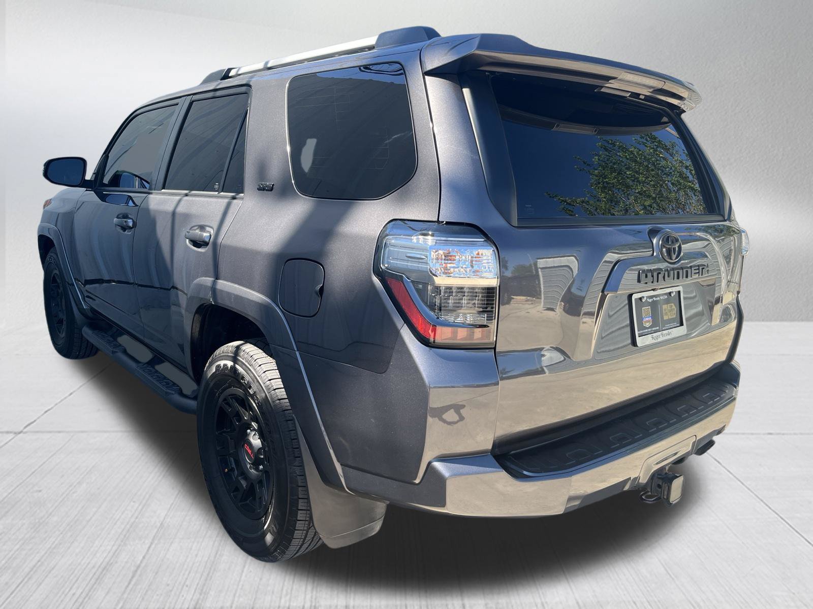 Used 2022 Toyota 4Runner SR5 Premium w/ Moonroof Package RWD image 6