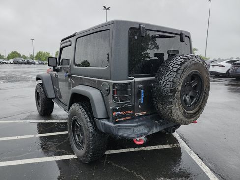 Used 2018 Jeep Wrangler Rubicon AWD/4WD image 13
