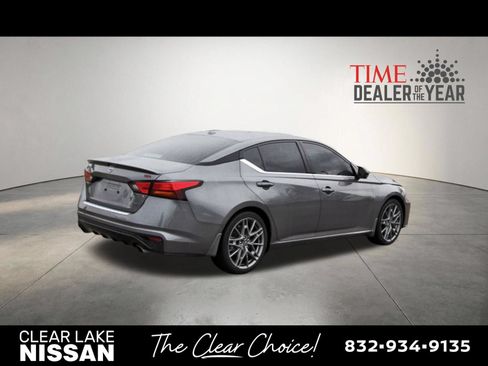 Certified 2023 Nissan Altima 2.0 SR FWD image 7