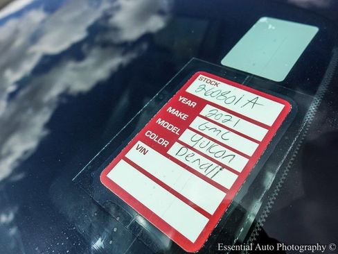 Used 2021 GMC Yukon Denali w/ LPO, Illumination Package image 35