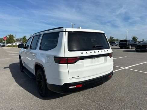 Used 2023 Jeep Wagoneer Series II AWD/4WD image 10