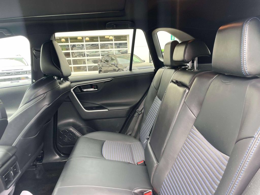 Used 2024 Honda CR-V Sport image 12