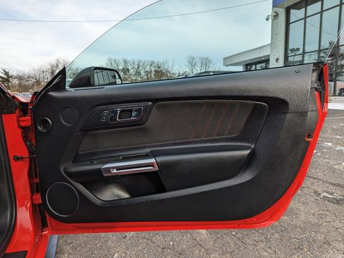 Used 2016 Ford Mustang GT Premium image 31