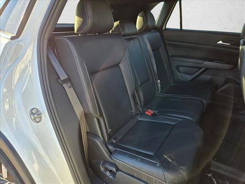 Used 2020 Volkswagen Atlas Cross Sport SEL R-Line image 18