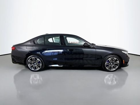 New 2026 BMW 530i xDrive w/ M Sport Package AWD/4WD image 8