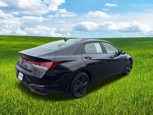 Used 2023 Hyundai Elantra SEL image 6
