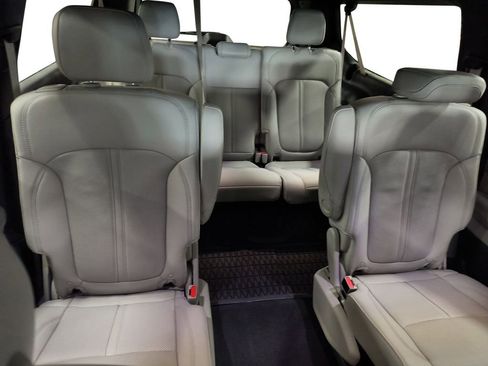 Used 2025 Jeep Wagoneer L Series III image 18