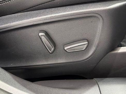 New 2025 Ford Escape SE w/ PHEV Premium Package FWD image 22