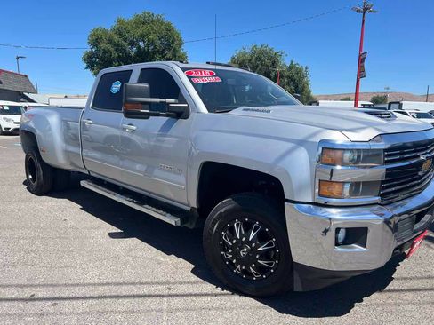 Used 2018 Chevrolet Silverado 3500 LT w/ LT Convenience Package AWD/4WD image 4