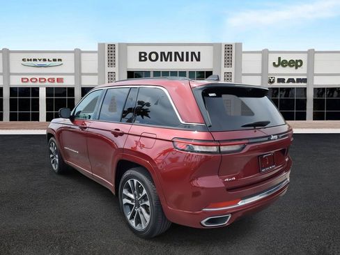 Used 2024 Jeep Grand Cherokee Overland w/ Luxury Tech Group IV image 4