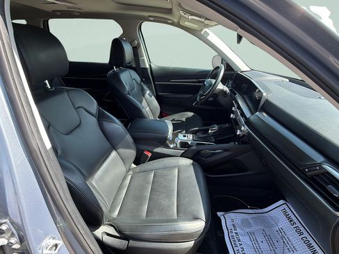 Used 2025 Kia Telluride S AWD/4WD image 9