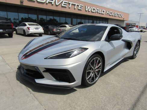 Used 2024 Chevrolet Corvette Stingray Preferred Cpe w/ Z51 Performance Package RWD image 1