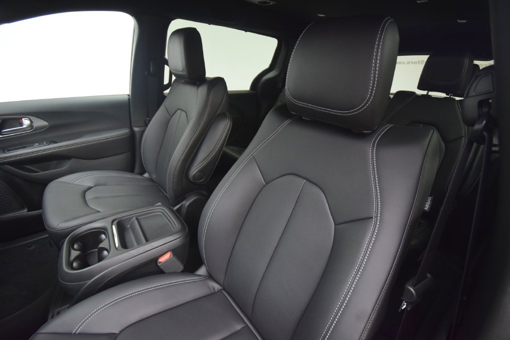 New 2027 Chrysler Pacifica Select AWD/4WD image 31