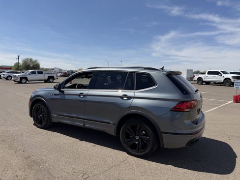 Used 2023 Volkswagen Tiguan SE R-Line image 3