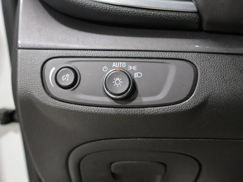 Used 2022 Buick Encore Preferred w/ Safety Package AWD/4WD image 32