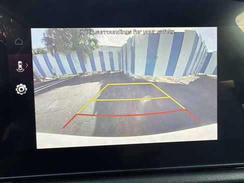 Used 2023 Kia Niro EX FWD image 23