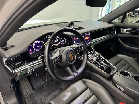 Used 2022 Porsche Panamera 4S w/ Premium Package image 17