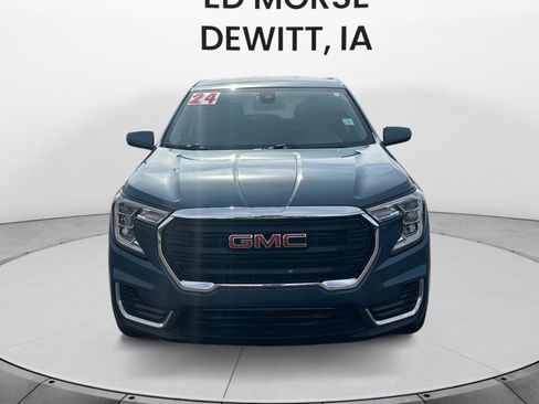 Used 2024 GMC Terrain SLE image 8