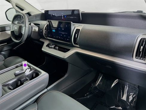 Used 2025 Ford Expedition Max Active image 26