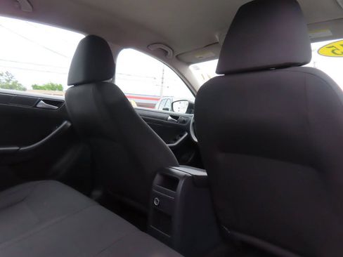 Used 2015 Volkswagen Jetta S FWD image 38