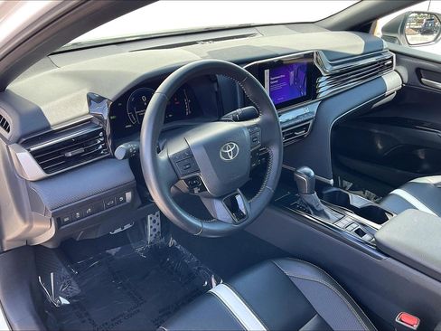 Used 2025 Toyota Camry SE FWD image 17