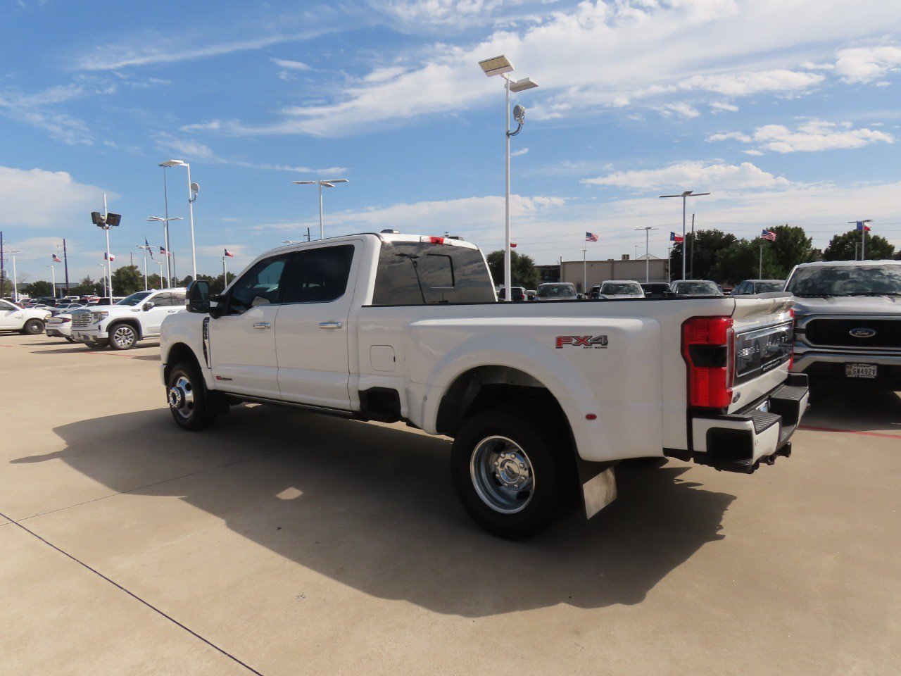 Used 2024 Ford F350 Limited w/ FX4 Off-Road Package AWD/4WD image 16