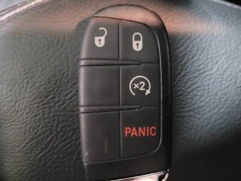 Used 2022 Jeep Compass Limited image 32