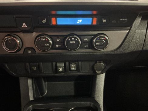 Used 2019 Toyota Tacoma SR5 AWD/4WD image 19
