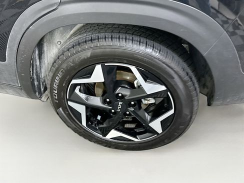 Used 2025 Kia Seltos S image 11