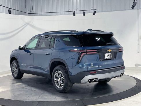 Used 2025 Chevrolet Traverse LT w/ Driver Confidence Package AWD/4WD image 14