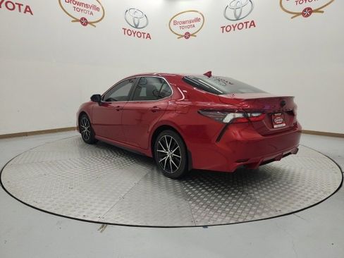 Used 2023 Toyota Camry SE image 5