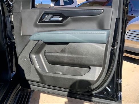 Used 2025 GMC Yukon XL AT4 w/ AT4 Premium Plus Package image 23