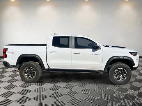 Used 2024 Chevrolet Colorado ZR2 w/ ZR2 Convenience Package III image 2