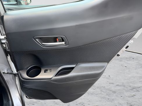 Used 2020 Toyota C-HR XLE FWD image 24