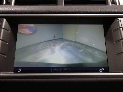 Used 2018 Land Rover Range Rover Evoque SE AWD/4WD image 49