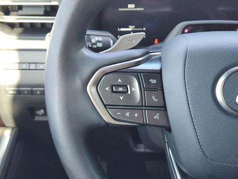 Used 2024 Lexus GX 550 w/ Cold Area Package AWD/4WD image 16